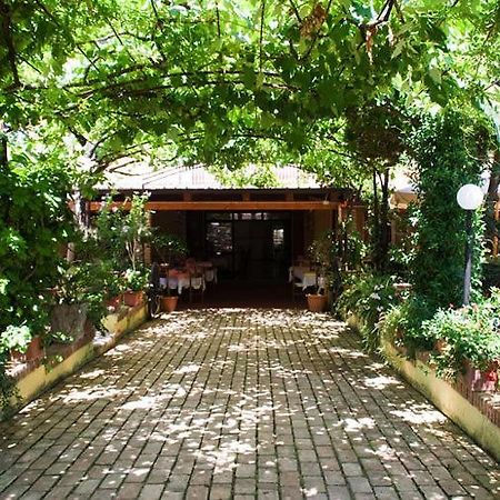 Hotel Ristorante Solari Briatico Buitenkant foto