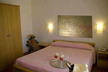 Hotel Ristorante Solari Briatico Buitenkant foto