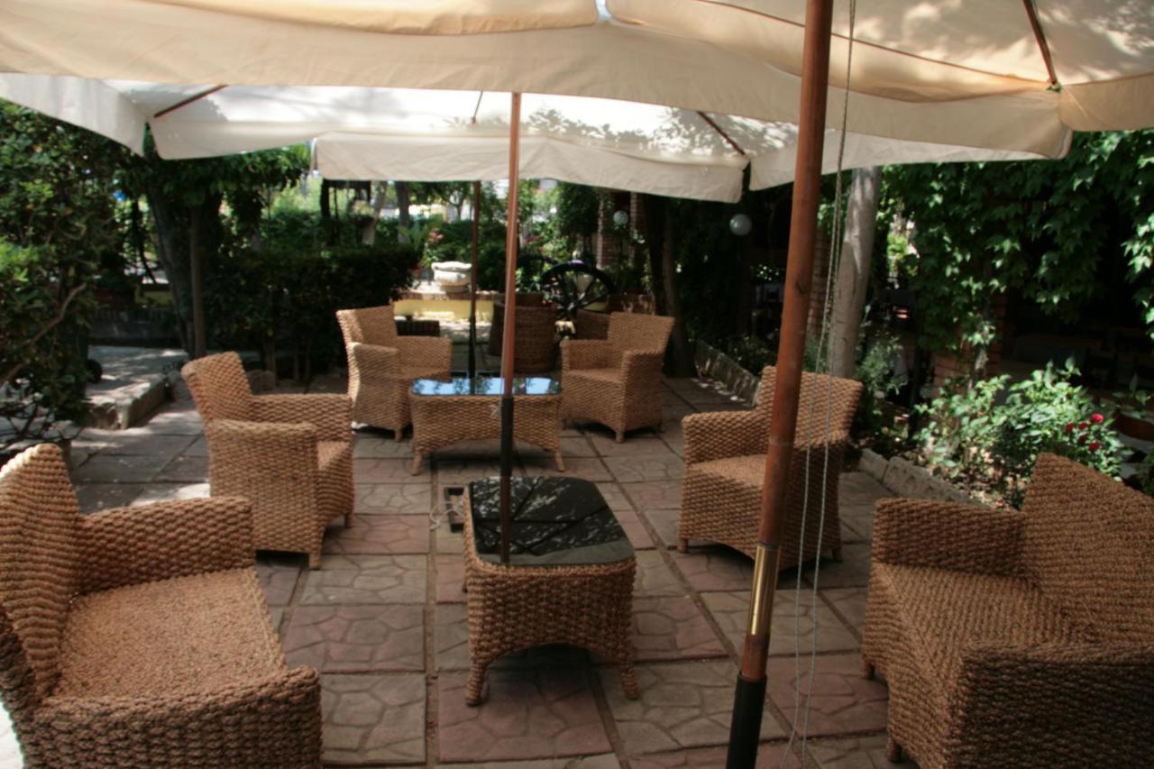 Hotel Ristorante Solari Briatico Buitenkant foto